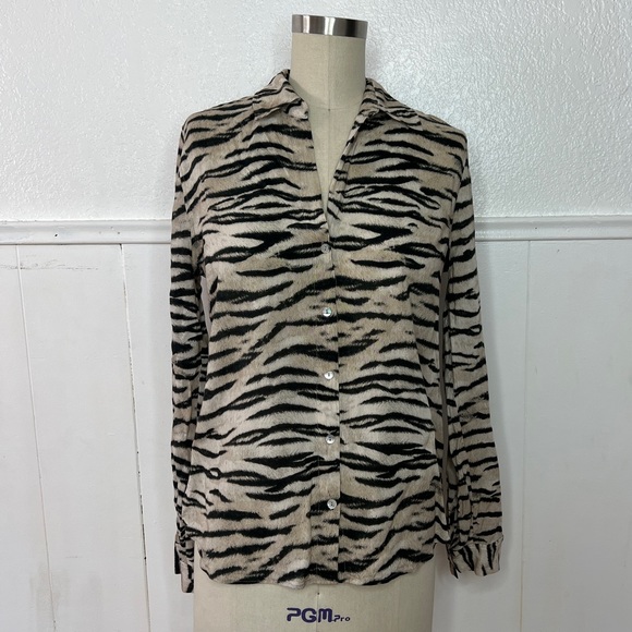 L'AGENCE Tops - L’AGENCE animal print shirt XS